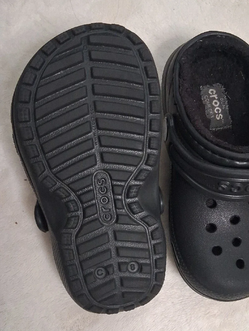 CROCS Kids Classic Clog with Fuzzy Lining - Black